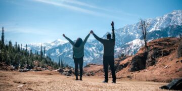 Wyjazd ze znajomymi - jak zorganizować grupowe świętowanie sylwestra w Szczyrku?